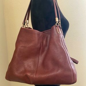 Coach Leather Purse.  Very good condition.